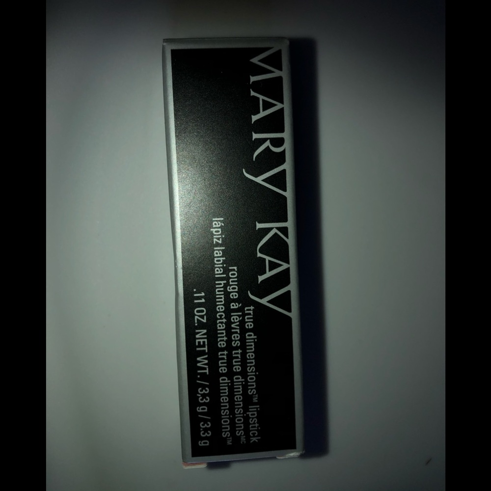 Mary Kay true dimensions lipstick sassy fuchsia